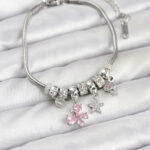 Pirinç Gümüş Renk Pembe Kelebek Charmlı Kadın Bileklik