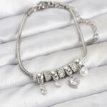 Pirinç Gümüş Renk Kalp Charmlı Kadın Bileklik