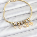Kelebek Charmlı Gold Renk Kadın Bileklik