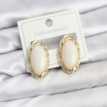 Beyaz Badem Model Vintage Kadın Küpe