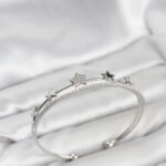 Yıldız Model Gümüş Renk Pirinç Kadın Bileklik