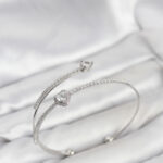 Kalp Model Pirinç Gümüş Renk Kadın Bileklik