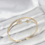 Yonca Model Pirinç Gold Renk Kadın Bileklik