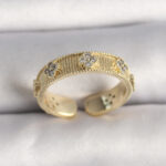 Pirinç Gold Renk Zirkon Taşlı Yonca İşlemeli Ayarlanabilir Yüzük